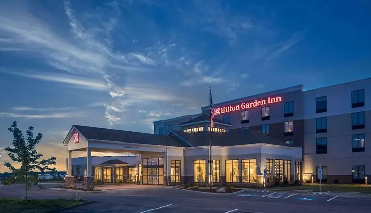 Hilton Garden Inn Pittsburgh Airport - Dış Mekan