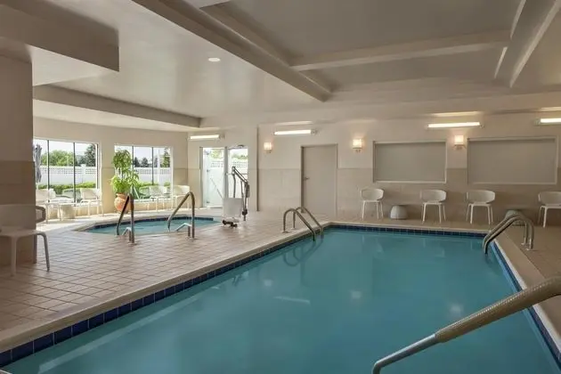 Hilton Garden Inn Riverhead - Havuz