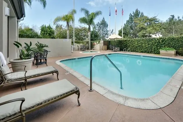Hilton Garden Inn San Diego Del Mar - Havuz