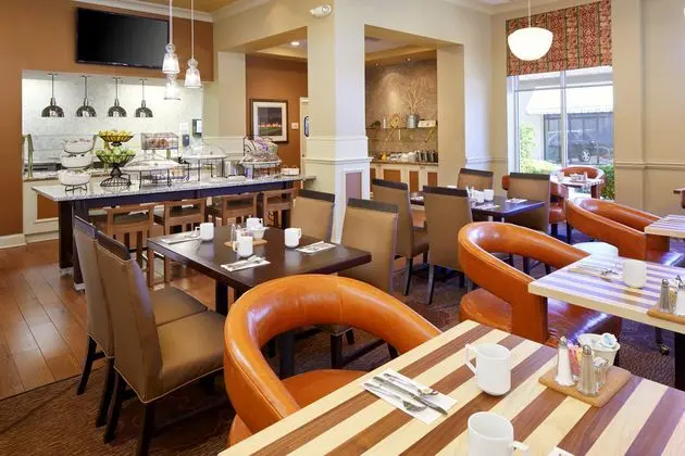 Hilton Garden Inn Savannah Midtown  - Yeme / İçme