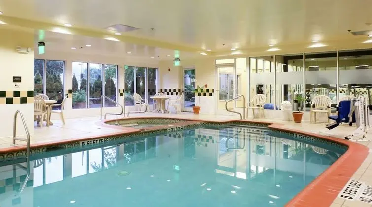 Hilton Garden Inn Secaucus/Meadowlands - Havuz