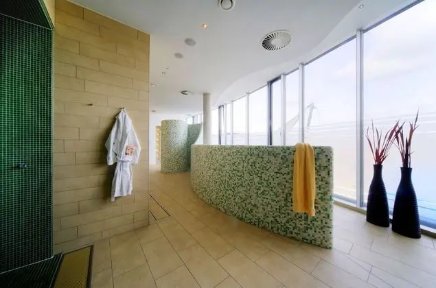 Hilton Garden Inn Stuttgart NeckarPark - Spa