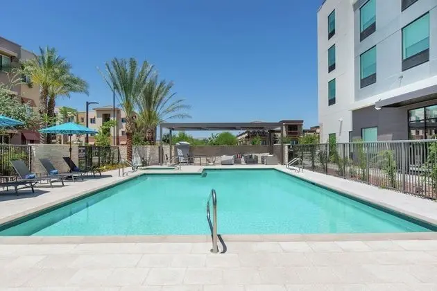 Hilton Garden Inn Surprise Phoenix - Havuz