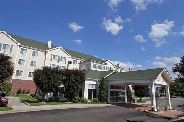 Hilton Garden Inn Westbury - Dış Mekan