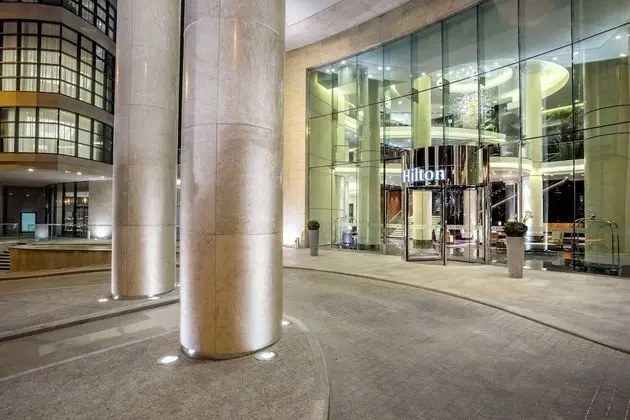 Hilton Kyiv - Dış Mekan