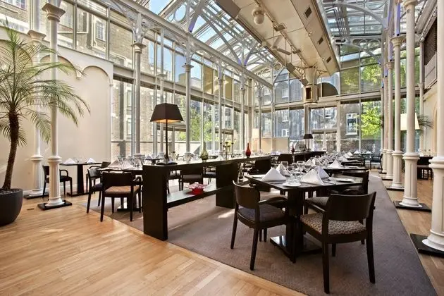 Hilton London Euston - Yeme / İçme