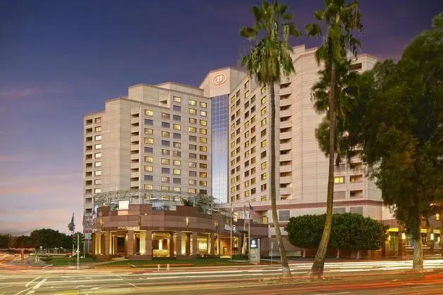 Hilton Long Beach & Executive Meeting Center - Dış Mekan