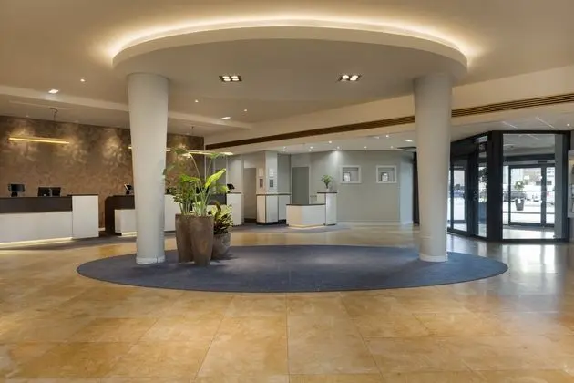 Hilton Manchester Airport - Lobi