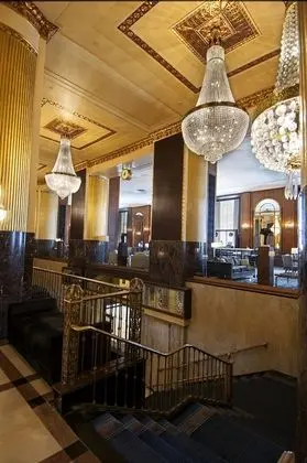 Hilton Milwaukee City Center - Lobi