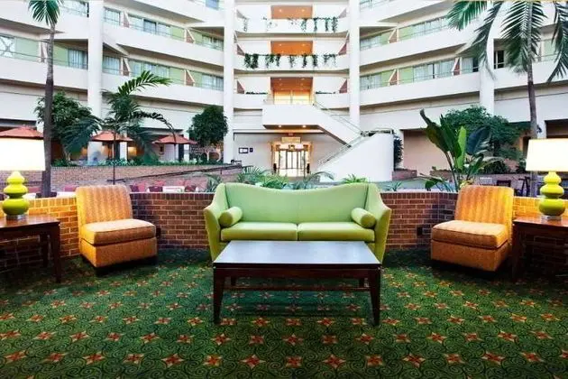 Hilton Nashville Airport - Genel