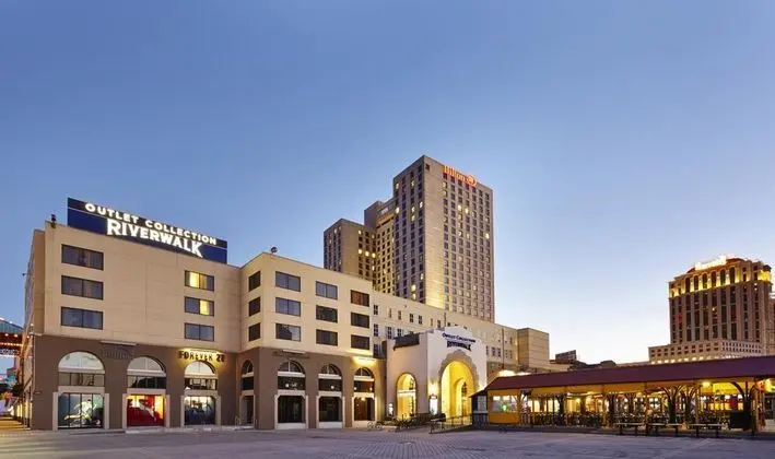 Hilton New Orleans Riverside
