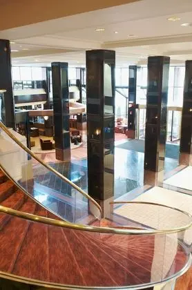 Hilton Newark Airport - Lobi