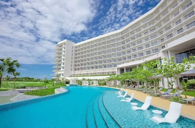 Hilton Okinawa Sesoko Resort - Havuz