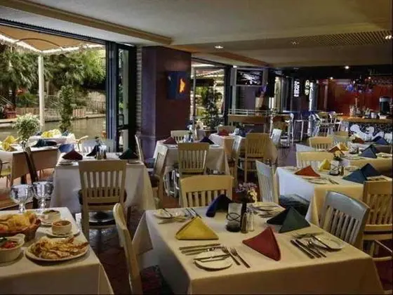 Hilton Palacio del Rio