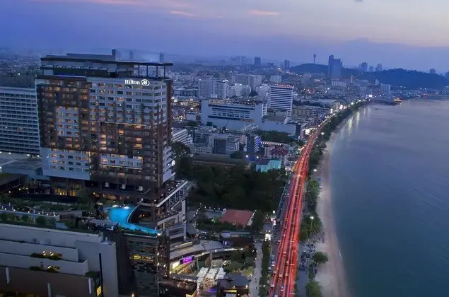 Hilton Pattaya - Plaj