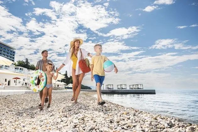 Hilton Rijeka Costabella Beach Resort & Spa - Plaj