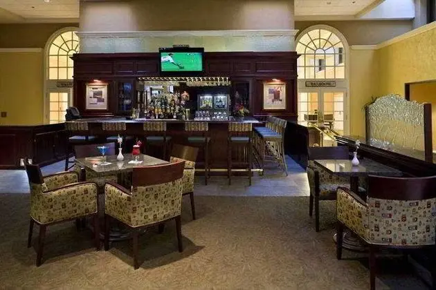 Hilton Sacramento Arden West - Bar