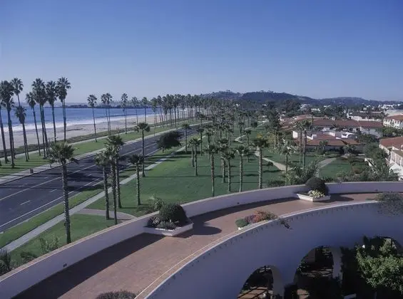 Hilton Santa Barbara Beachfront Resort