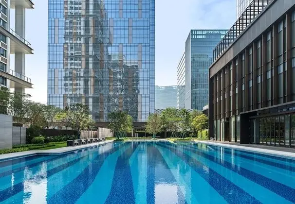 Hilton Shenzhen World Exhibition & Convention Center - Havuz