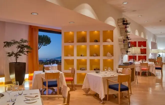 Hilton Sorrento Palace - Yeme / İçme