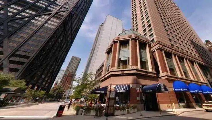 Hilton Suites Chicago/Magnificent Mile