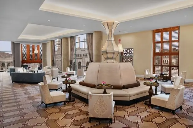Hilton Suites Makkah - Yerinde Yemek