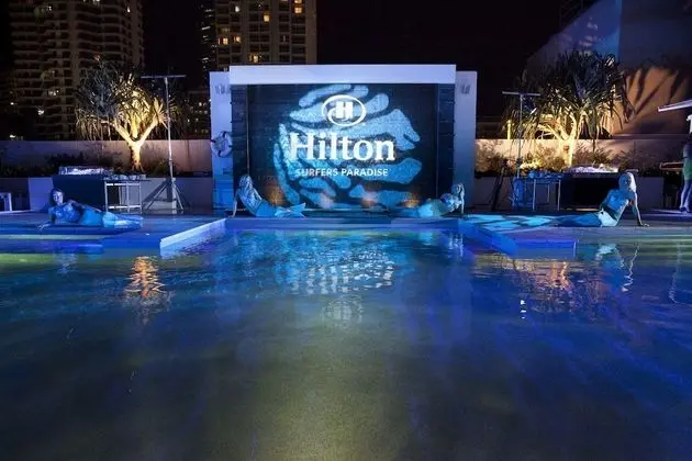 Hilton Surfers Paradise Hotel & Residences - Havuz
