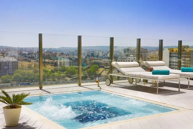 Hilton Tanger City Center Hotel & Residences - Havuz