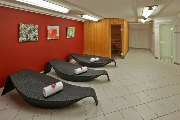 Hilton Zurich Airport - Havuz