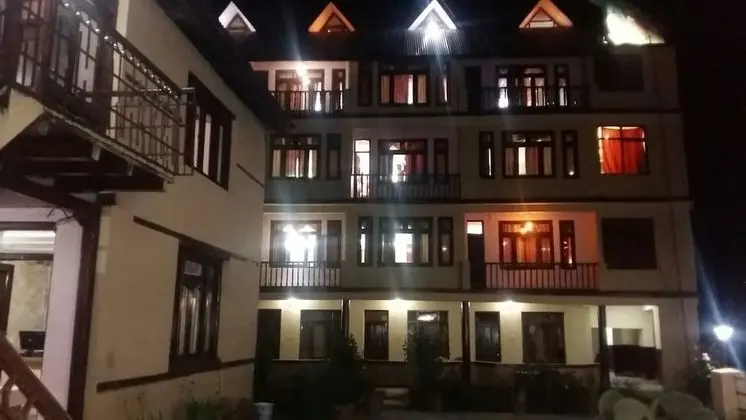 Hotel Him View