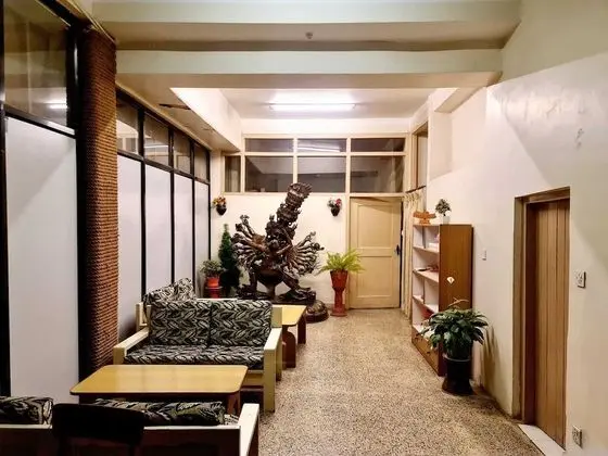Himalaya Apartment Hotel - Lobi