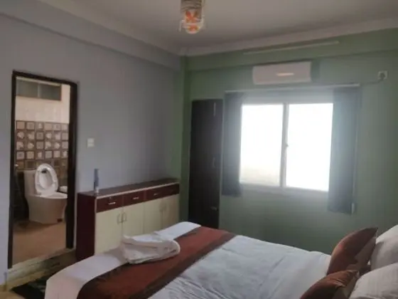 Himalayan Hotel and Service Apartments - Oda Düzeni