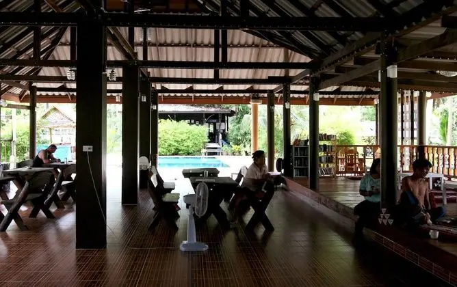 Hin Bhai Resort - Yerinde Yemek
