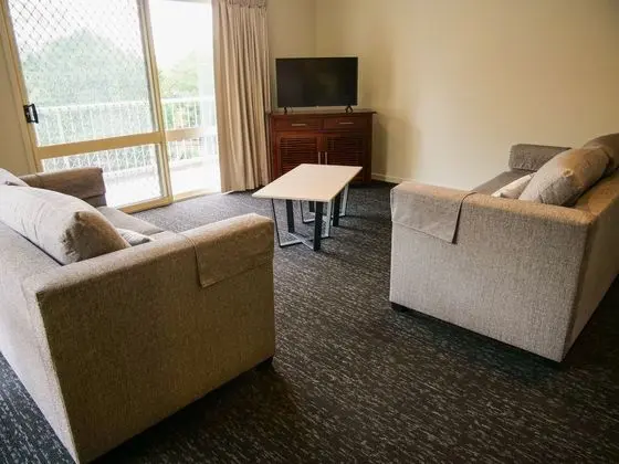 HINTERLAND HOTEL NERANG