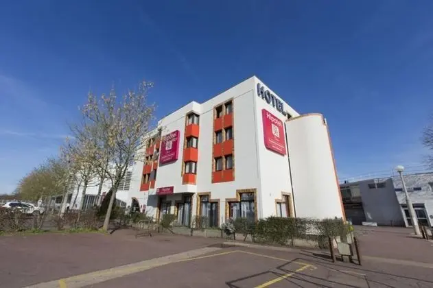 Hipotel Marne la Vallée - Dış Mekan