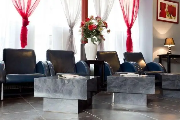 Hipotel Paris Belgrand - Lobi