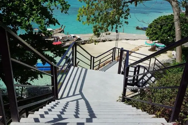 HIP Seaview Resort at Phi Phi - Plaj