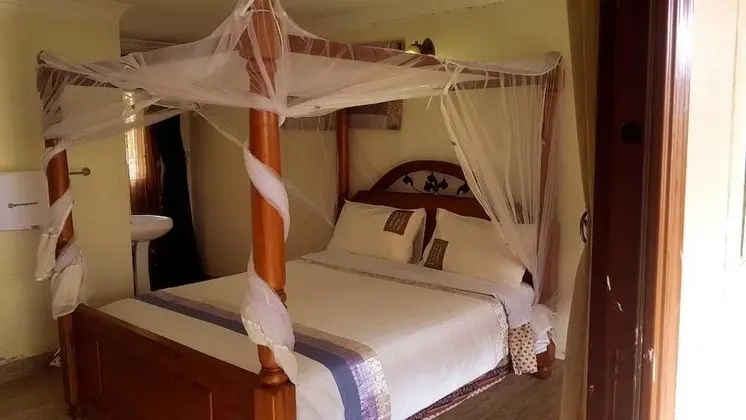 Hippo Safaris Resort