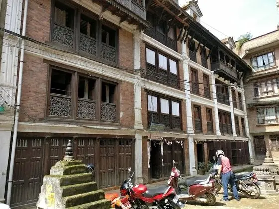 Hiranya Guest House - Dış Mekan