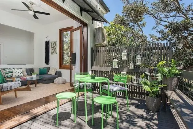 Historic 1890s House With Terraced Backyard Deck H346