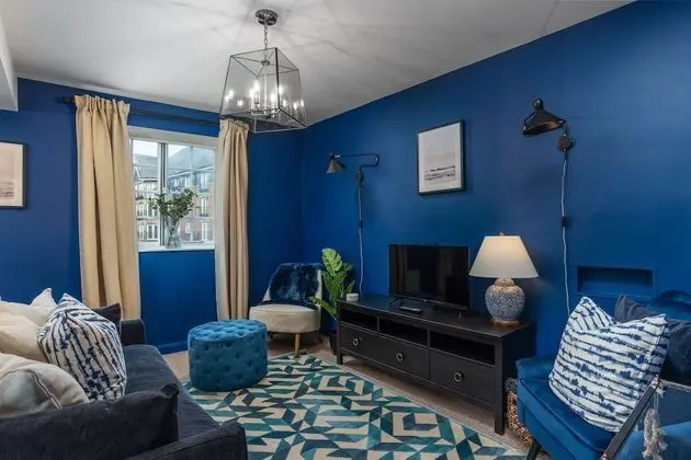 Historic 2 Bed Waterfront Apartment