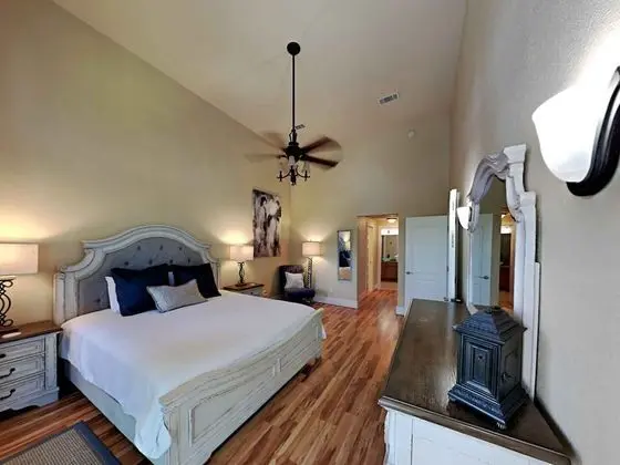 Historic Aragon Executive Apartment - Oda