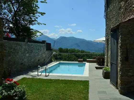 Historic Cottage in Fivizzano With Swimming Pool