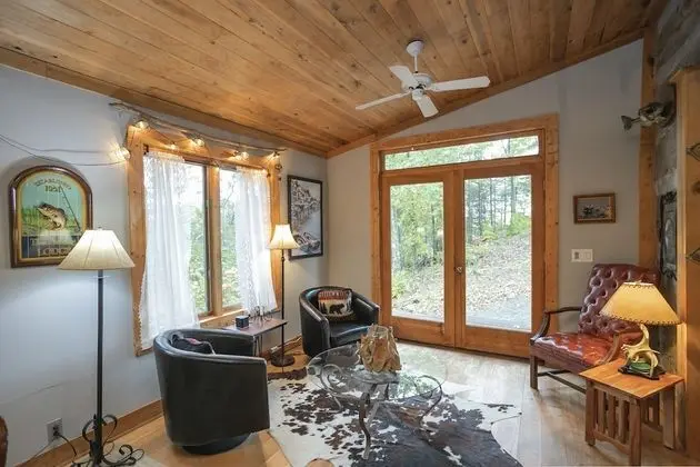 Historic Family Cabin to Watch the Sunset with 270 degree views of Kentucky Lake - Lobi