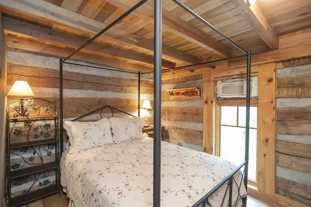 Historic Family Cabin to Watch the Sunset with 270 degree views of Kentucky Lake - Oda
