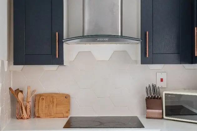 The Historic Gem - Sleek & Central 3bdr Maisonette - Mutfak