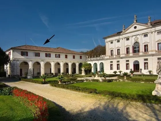 Historic Venetian Style Castle in Piombino Dese With Pool