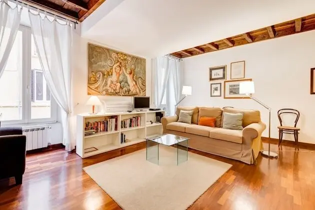 Historical Apartment near Spanish Steps