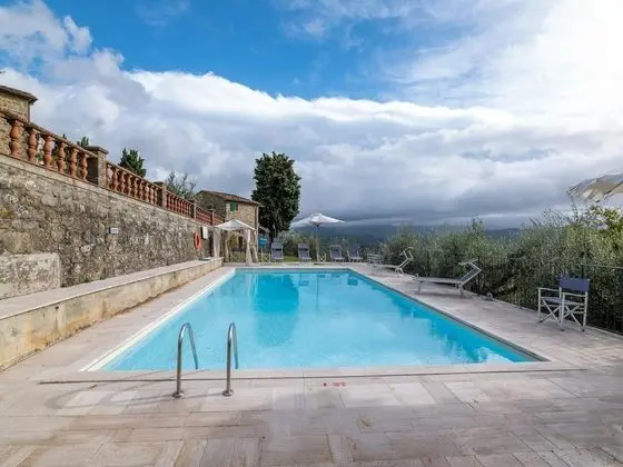 Historical Farmhouse at the Foot of the Apennines in Tuscany - Havuz