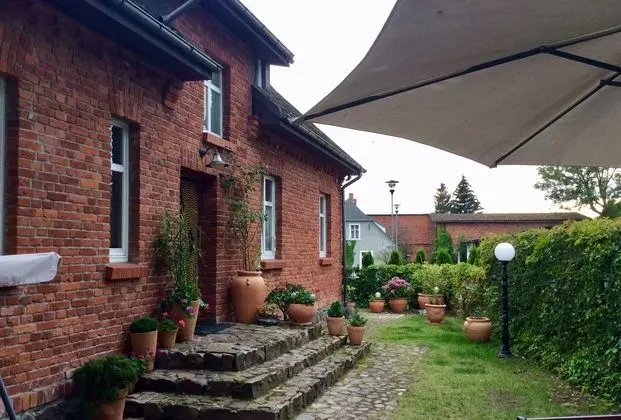 Historical Holiday Home in Mielenko 400 m From the sea - Lobi